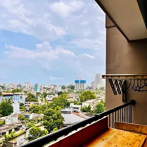 Oval View Residencies * Κολόμπο