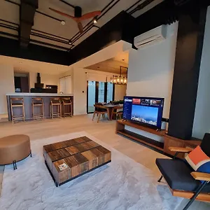 Aparthotel Vaux Park Street - A Collection Of 8 Luxury Lofts *