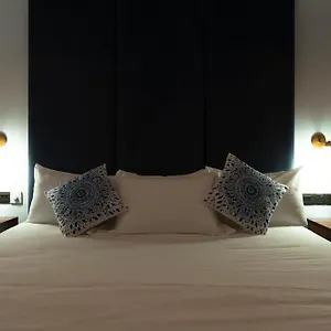 Four Petals Inn *