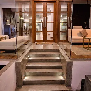 C 1 Hotel 3*
