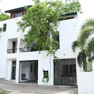 Colombo Tree House Guest house 3*