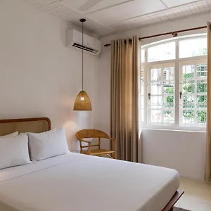 Srilax Bed & Breakfast *