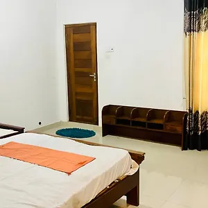Homestay Sako Near To The American Embassy And Few Minutes To One Galle Face And All The Important Places Are Near The Property As Well As Sight Seeing Places