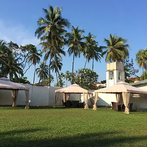 Laguna Beach Sri Lanka Villa *