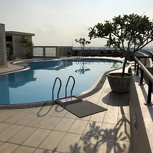 - Town Hall 2 3 Beds 3 Bath Spacious *